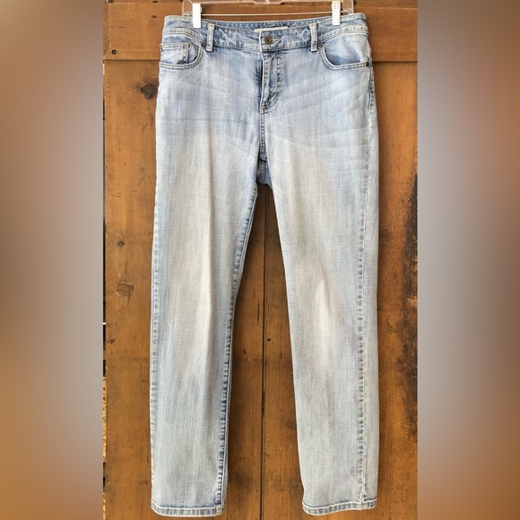 The Perfect Jeans - Chico’s Platinum straight-leg jeans in medium blue - Picture 4 of 12